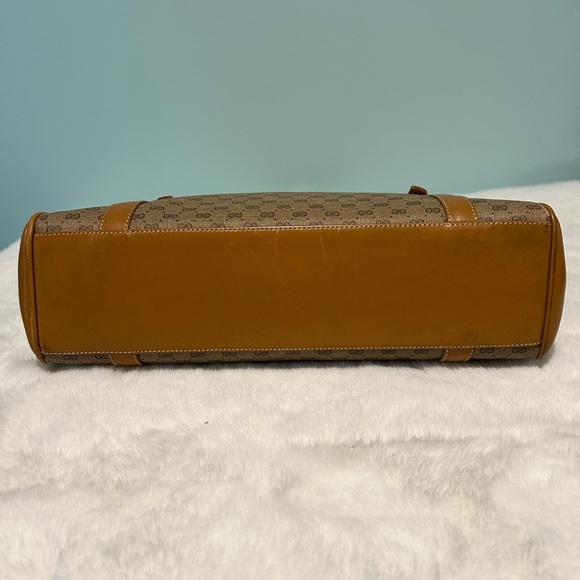 Authentic Gucci Vintage Shoulder Bag in leather and PVC materials. Pre-owned - Picture 3 of 12